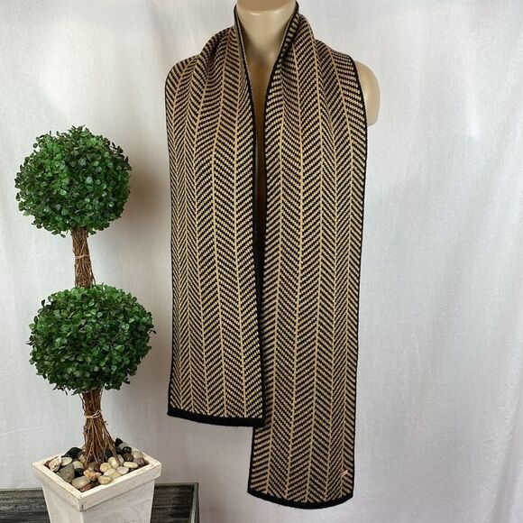 Calvin Klein Black & Tan Chevron Print Knit Rectangular Scarf OS - Picture 1 of 4
